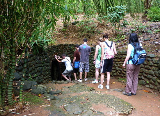 DMZ tour – Vinh Moc Tunnel